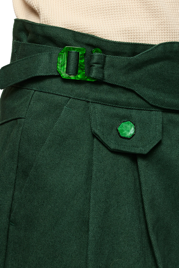 GREEN