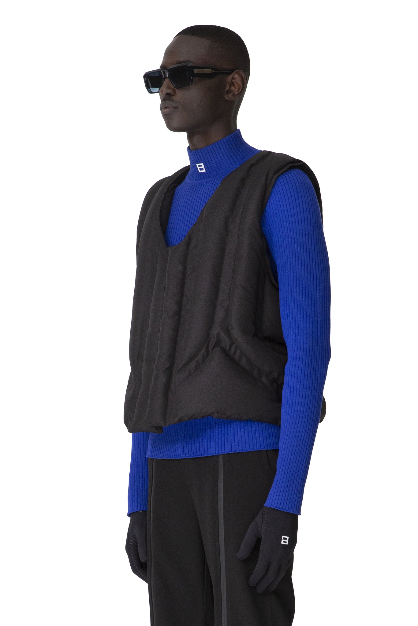 ARMOR SLEEVELESS PUFFY JACKET